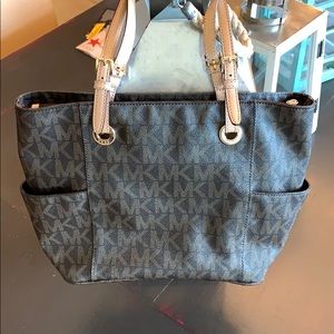 Micheal Kors Handbag